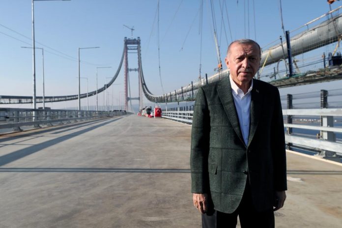 شهدت تركيا افتتاح مجموعة مشاريع مهمة يخص الكثير منها البنى التحتية والصناعات المحلية والثروات الباطنية